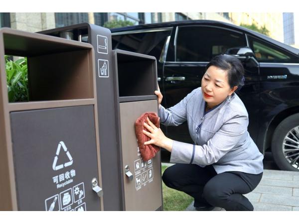 日常保潔外包的五大優(yōu)勢，為何越來越多的企業(yè)選擇外包保潔？